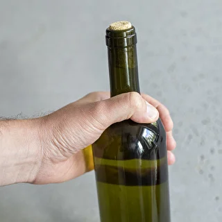 Embotelladora de dos brazos de metal "Básica" – photo 5