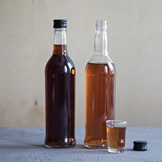 Botella 500ml Esbelta para vodka con tapa negra 6uds – photo 9