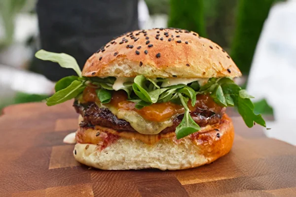 Hamburguesa con mermelada de melocotón – prueba esta combinación