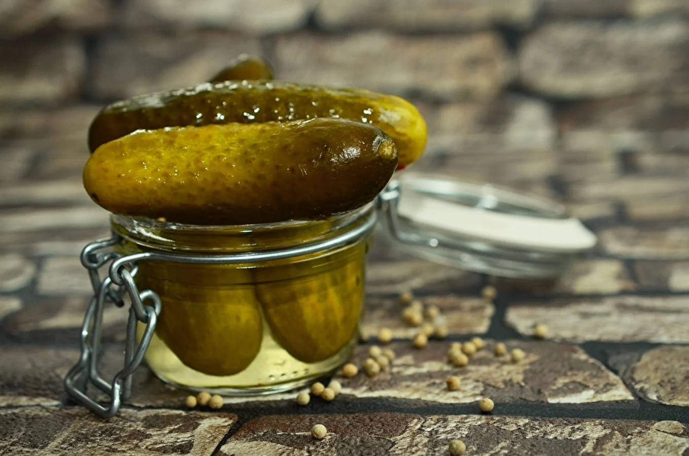 Pepinos ligeramente fermentados