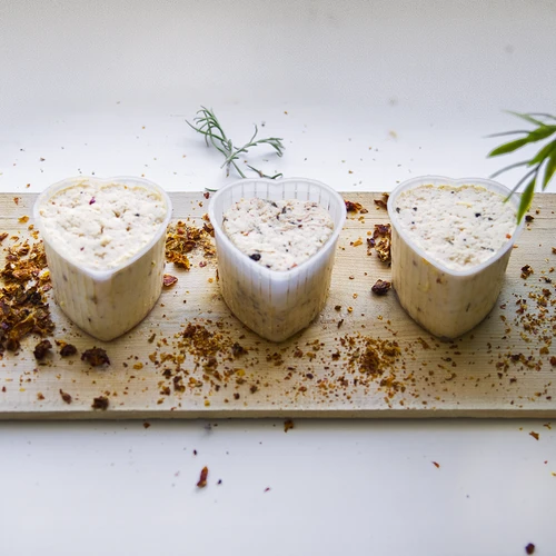 Molde quesero en forma de corazón para 100 g - 3