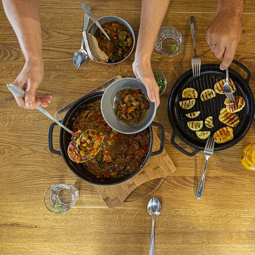 Olla de hierro fundido con sartén, 5 l - 17