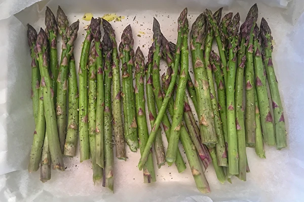 ¿Cómo preparar espárragos verdes?