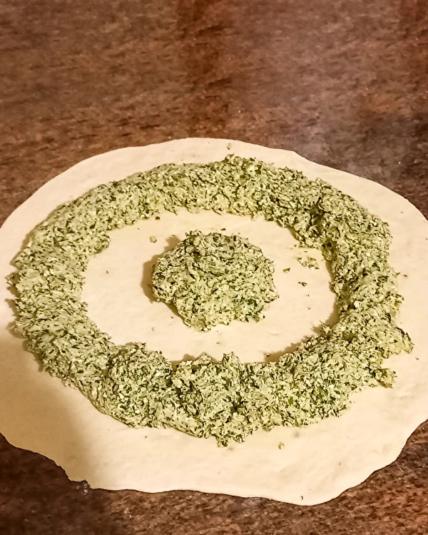 Estrella de masa con levadura y espinacas