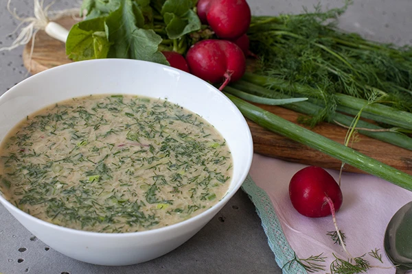 Okroshka - sopa fría con kvas de pan