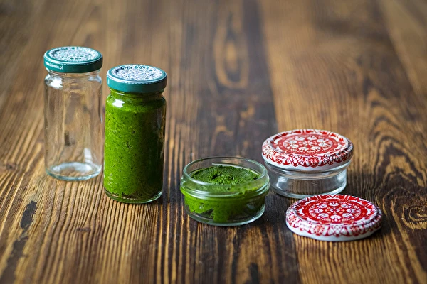 Pasta de levístico — condimento MAGGI casero