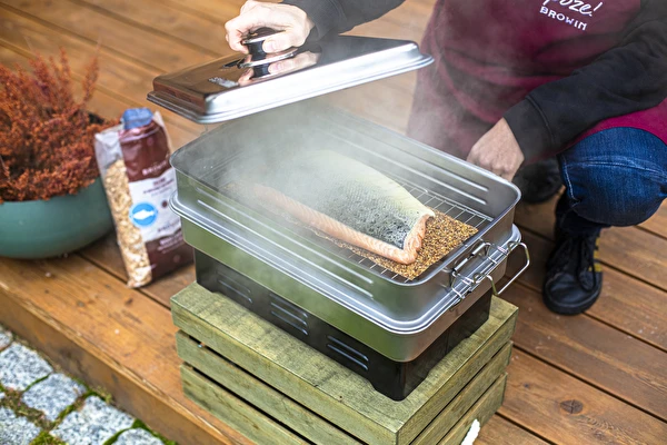 Salmón ahumado en caliente