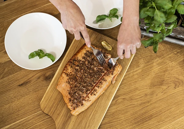 Salmón ahumado en caliente