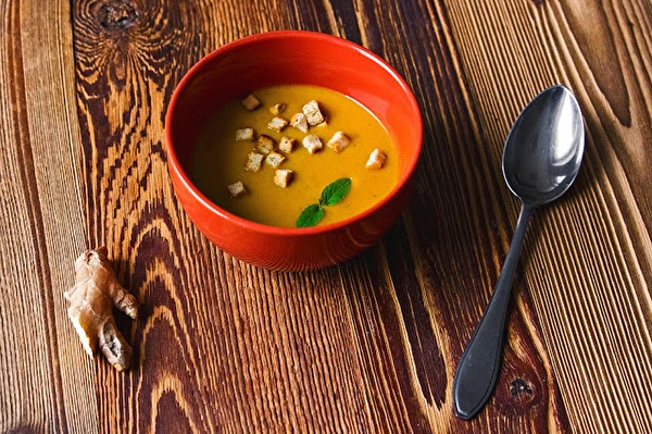 Sopa de jengibre reconfortante