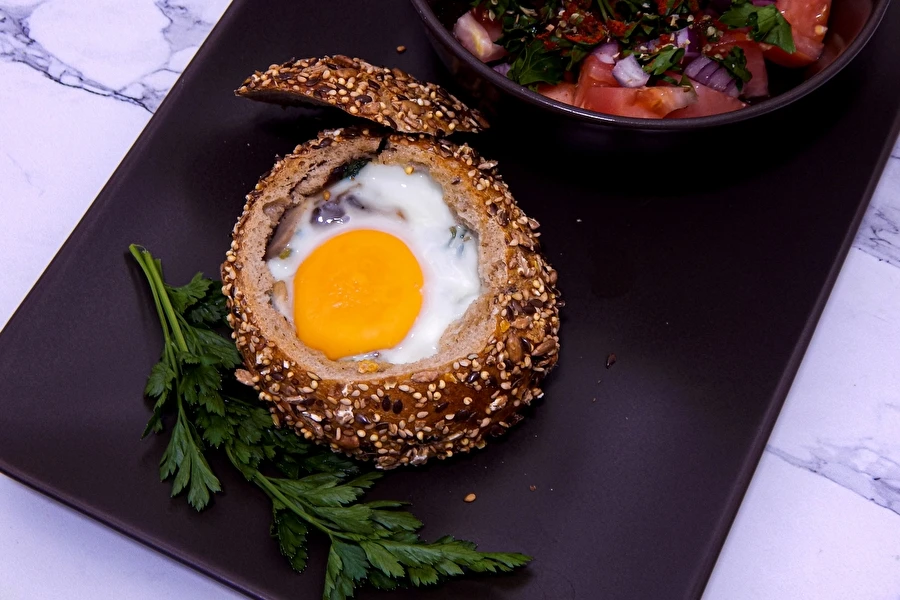 Browin Przepiśnik - Huevo horneado en panecillo