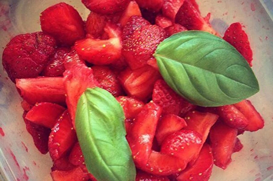 Browin Przepiśnik - Mermelada de fresa con albahaca