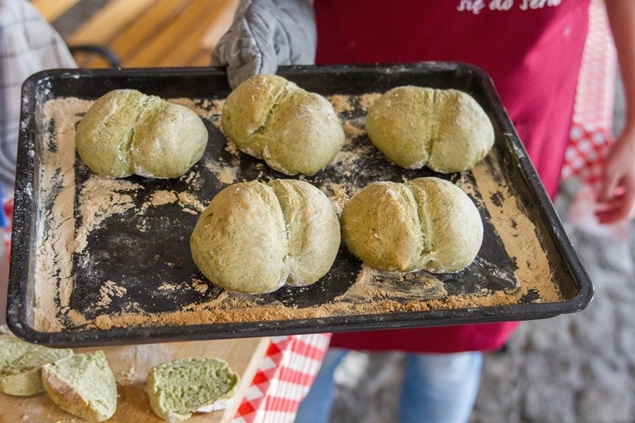 Browin Przepiśnik - Pan / Panecillos de espinacas
